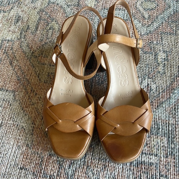 Wonders Block Heel Sandal - Picture 4 of 7